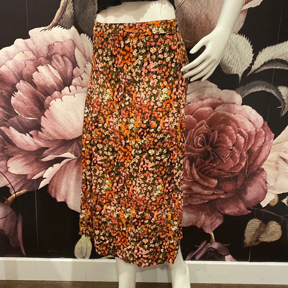 Beautiful Floral Skirt with Slit
